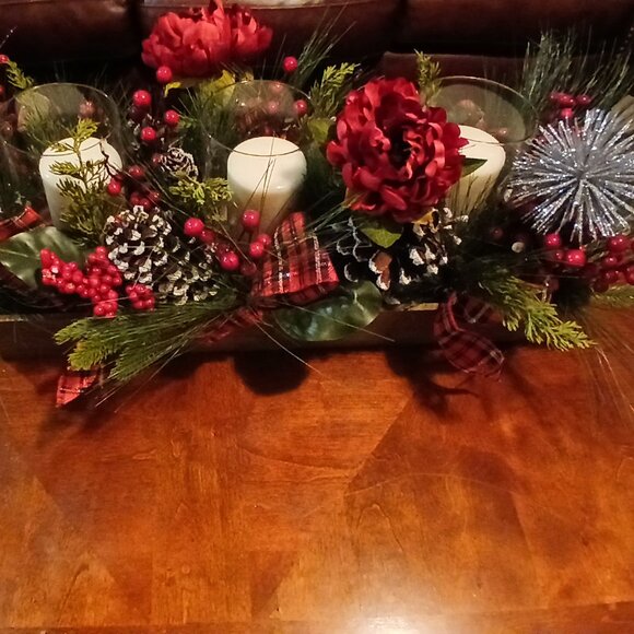 Centerpiece For Every Season - Picture 3 of 4